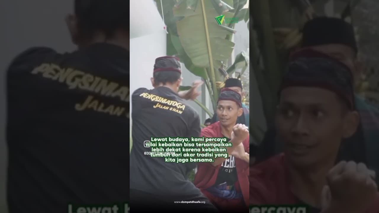 Halal Bi Halal Dompet Dhuafa bersama palang pintu kampung Silat Jampang
