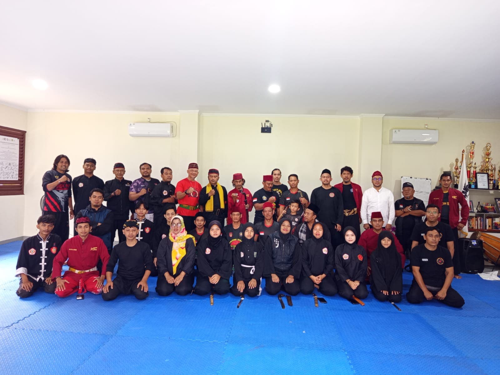 Tahun 2026 Pelatihan Permainan Senjata Golok Tradisional Jawa Barat Kampung Silat Jampang